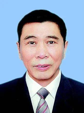 侵吞巨额公款黑河市人大常委会原副主任屈树广被双开