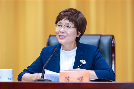 陈嵘宣读《关于命名2021年苏州工匠实训基地的通知》黄爱军强调,推进