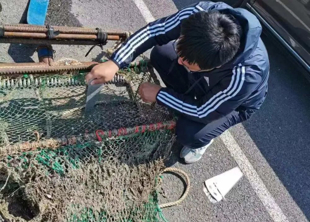 使用"禁用渔具"!40多天非法捕捞20万斤……_腾讯新闻