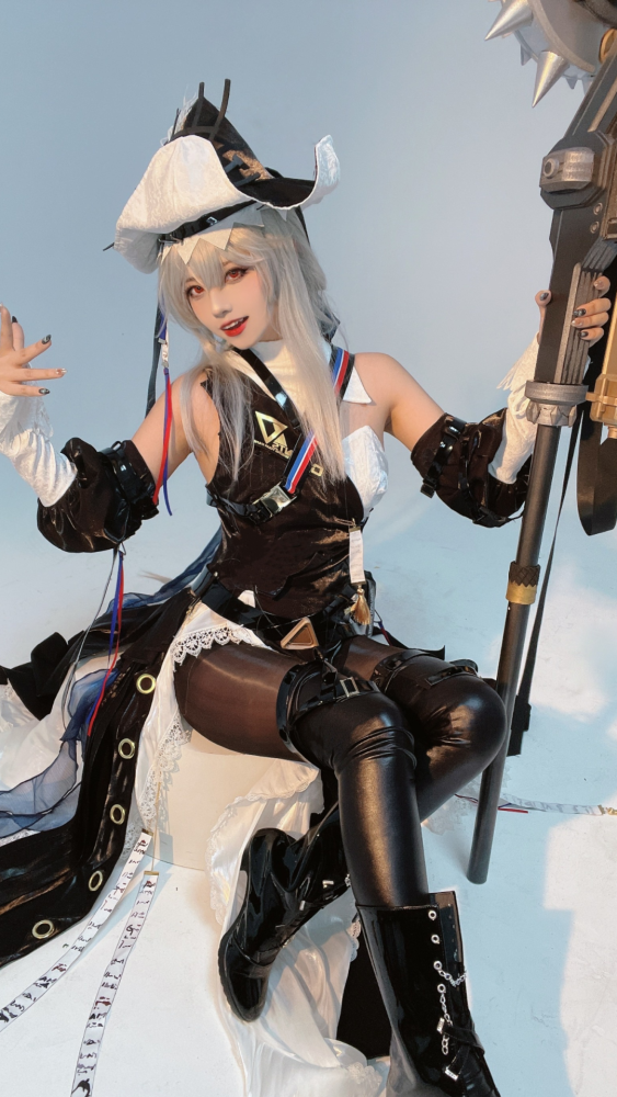 cos:幽灵鲨恢复神智后选择的时装@川崽