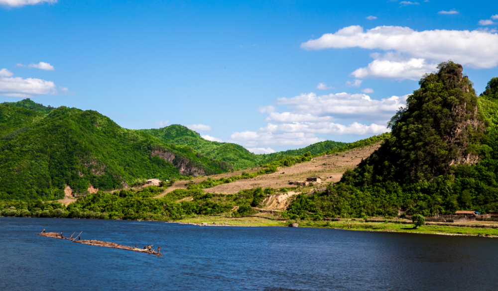 以吉林为集散地的松花江流域被称为"北流水",以丹东为集散地的鸭绿江