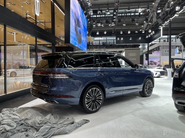 2022粤港澳车展新款林肯飞行家亮相