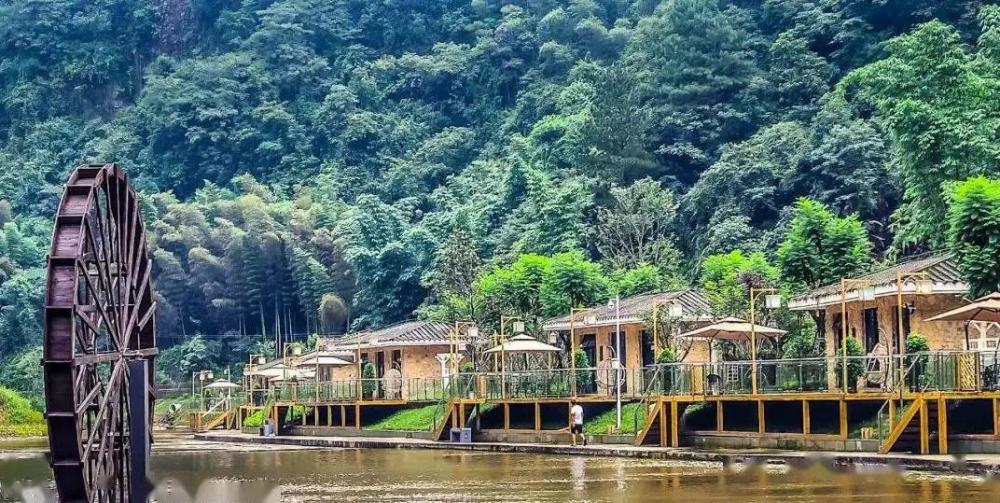 然哥说文旅夏日清凉威远石板河和隆昌古宇湖