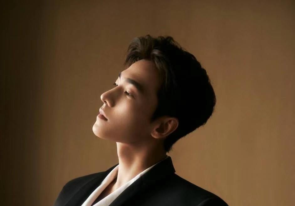 帅气又不失儒雅的男明星,我只服这8位,真的帅进了中国人的心里_腾讯