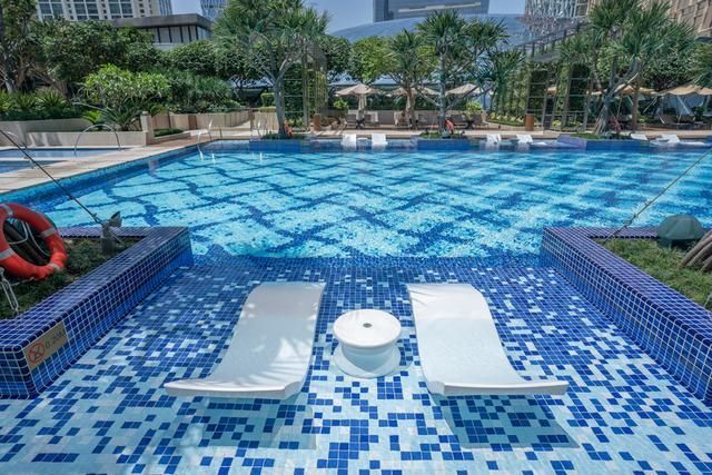 澳门酒店价格暴跌,300多住的酒店泳池太美了