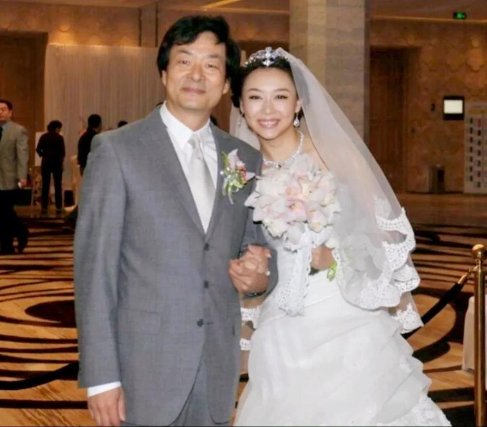 濮存昕妻子我老公是一个爱家爱老婆的好男人这一生嫁给他无悔