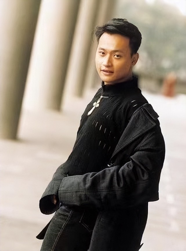 "活出自我"的陈志朋