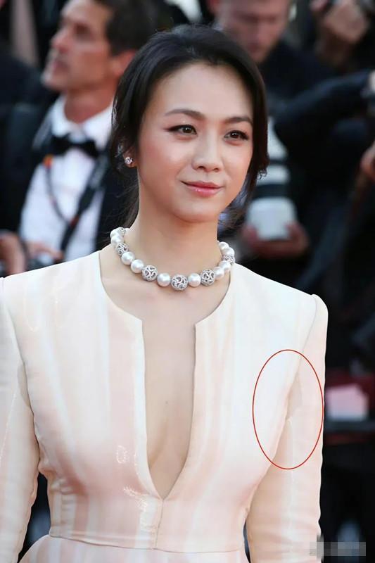 能出现在戛纳红毯的中国女星可不算多,这一届还没看到其他女星的影子.