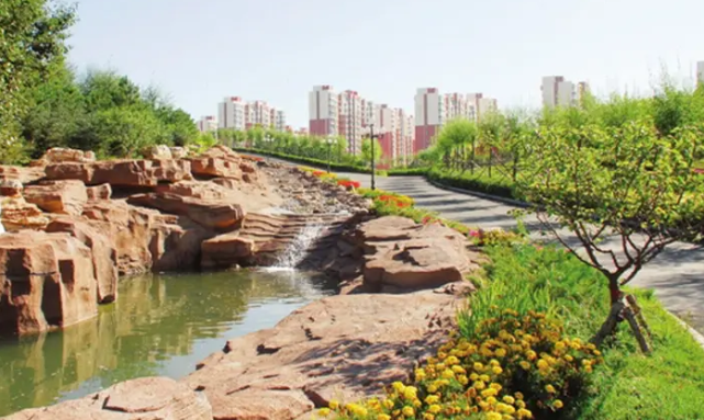 (2)榆树湾公园,位于内蒙古自治区乌兰察布市集宁区榆树湾立交桥南侧.