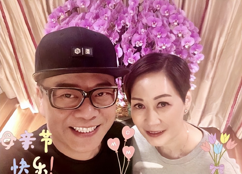 欧阳震华连续第11年为佘诗曼庆生晒两人亲密贴脸照祝其早日脱单