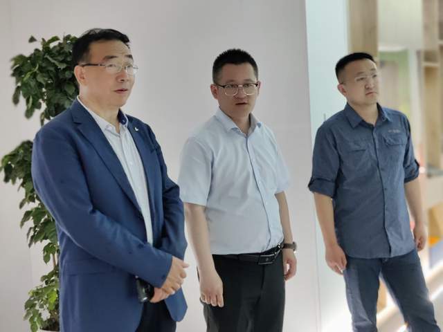 吕东奇一行赴渭南农投乡村振兴产业开发有限公司参观学习