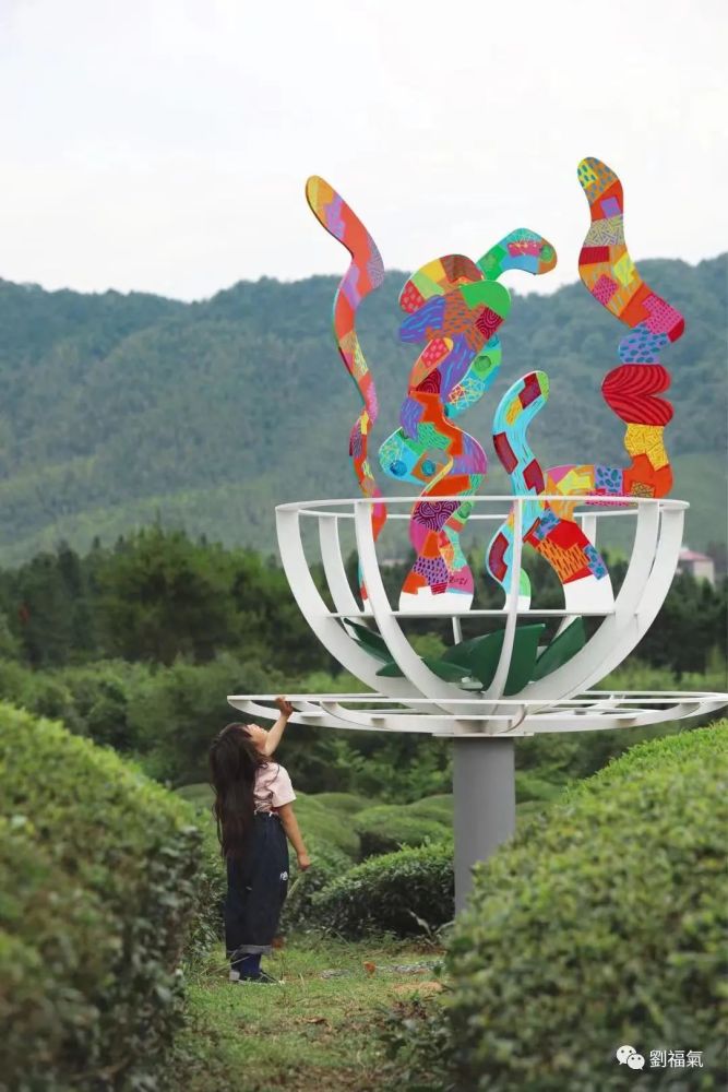 福气在浮梁大地艺术节eicoeico还带着福气来到浙江省的桐庐,这里灵秀