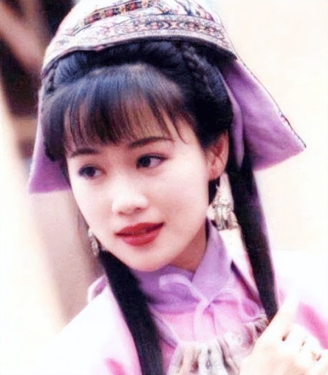 梁小冰好甜,漂亮的眼睛和协调的五官真能拯救塌鼻子