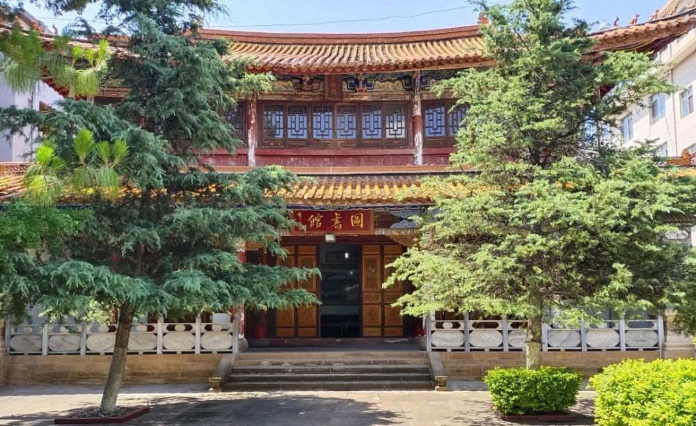 趣打卡丨藏在学校里的高颜值图书馆