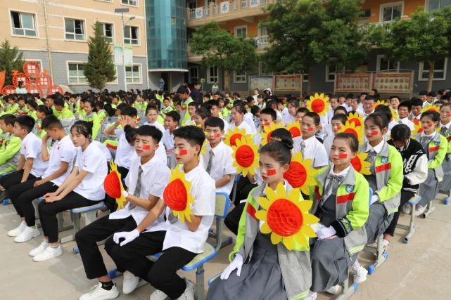 东乡县锁南中学举办校园文化艺术节