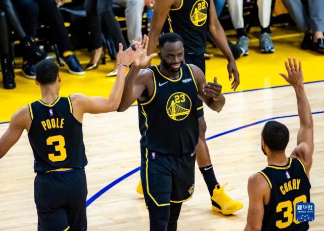 新华社发(董旭东摄)当日,在2021-2022赛季nba季后赛西部决赛第5场比赛