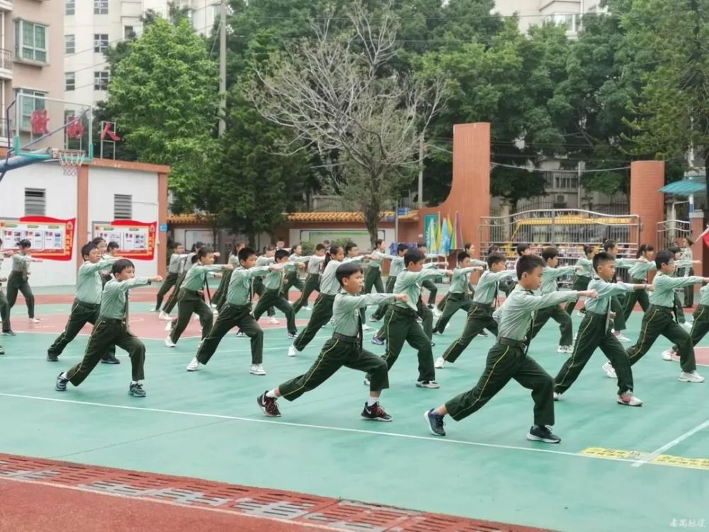 打造國防教育品牌番禺這間學校體育運動透著濃濃軍事味