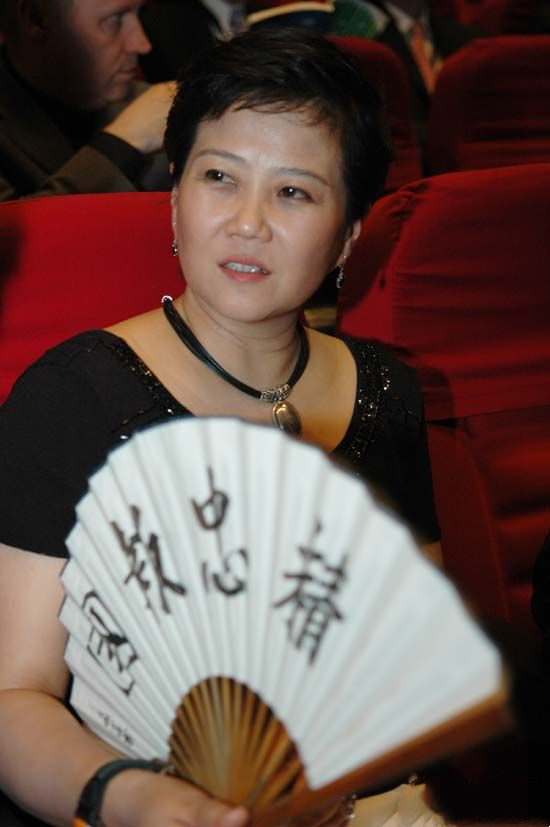 名导胡玫拍雍正王朝成名再婚找到幸福丈夫愿做家庭内勤