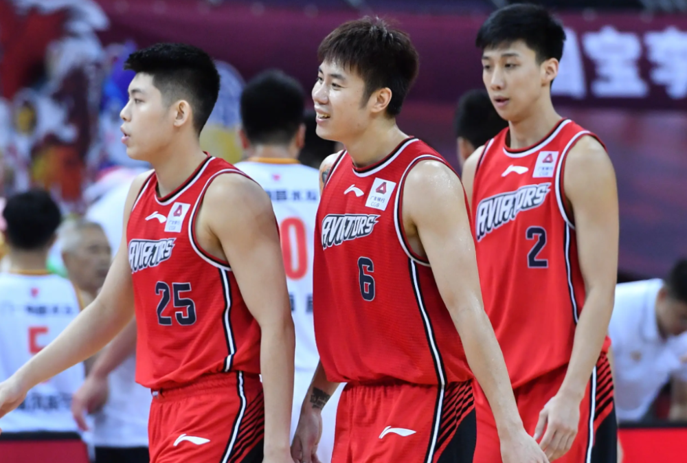 深圳男篮离队第一人9年老将无缘续约投奔刘维伟加盟青岛男篮