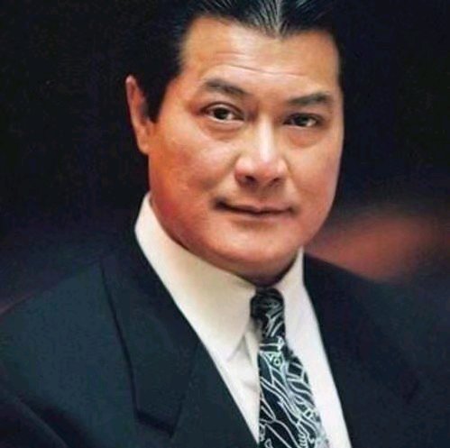 当年,向华强与邓光荣开战,却是因为周润发,最后谢贤不得不出手.插图3