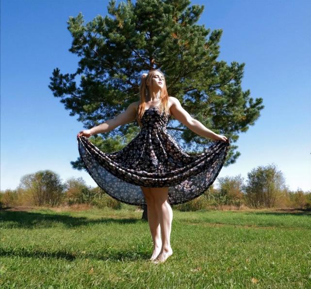 世界上最漂亮的举重女孩-茱莉亚·文斯