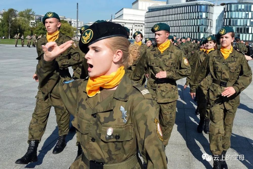 波兰最多可派遣五万大军进入乌克兰？