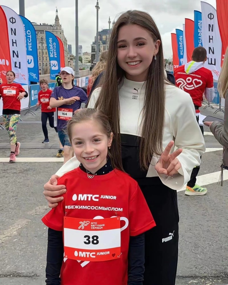 k宝瓦利耶娃的笑容干净纯洁从埃及回到俄罗斯k宝参加马拉松