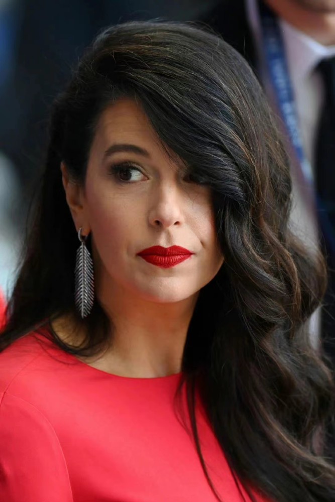 本月初,利物浦击败比利亚雷亚尔,挺进欧冠决赛后,利物浦的美女老板娘