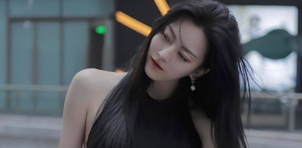 恭喜郭艾伦脱单!