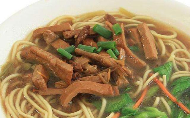 面馆,牛肉面才卖10元,先吃后买单老板从不算错帐|牛肉面|面条|南京