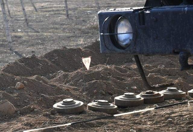 最不讲道理的战车一分钟抛撒1000枚地雷直接覆盖出一片雷区