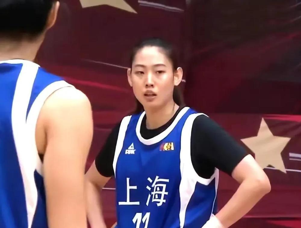 中国女篮征召老将金维娜及小将王佳琦,后卫球员会有所调整_腾讯新闻