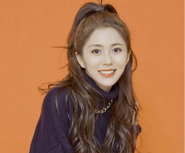 2016年退出snh48女团治愈系女神汤敏首次挑战女法医角色