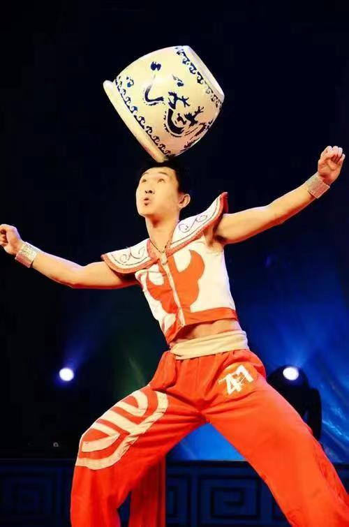 三仙归洞古彩戏法"罗圈献彩"独台戏千年打铁花民俗非遗活动每天精彩