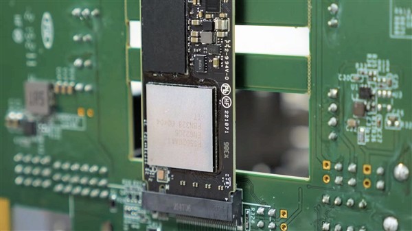 消息称AMD即将推出新款RX6300入门级显卡瑞思英语和长颈鹿美语如何选