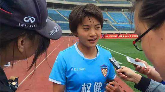 "中国女梅西"王霜:5岁被父母送人,一直被打压却从不放弃!