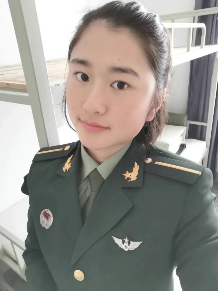 她卸掉警服穿上军装,荣立二等功的特战女兵,提干保送军校_腾讯新闻