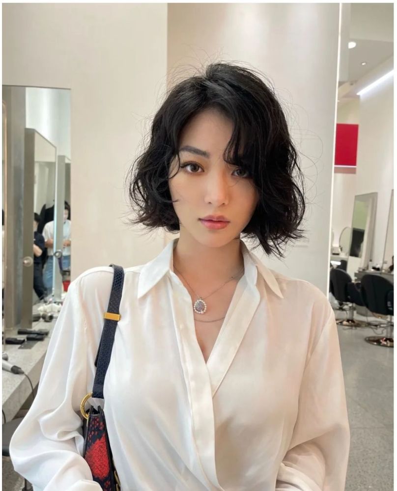 最火女士短发14款,烫卷剪短美美哒,看着很心动插图2