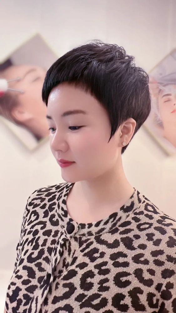 最火女士短发14款,烫卷剪短美美哒,看着很心动插图12