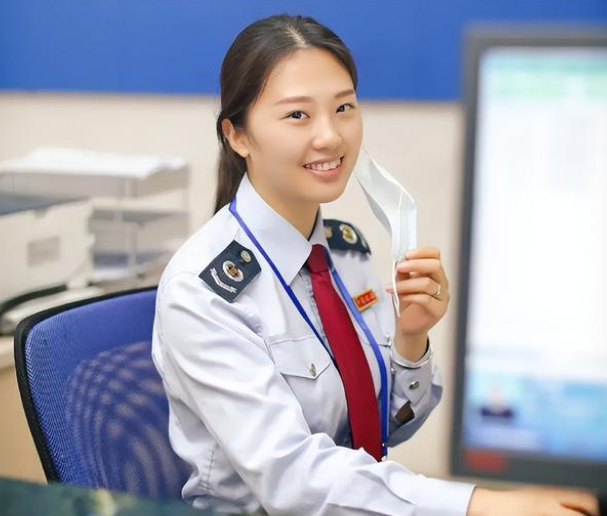 公务员6大部门将统一制服,工作幸福感提升,看看有你的部门吗?