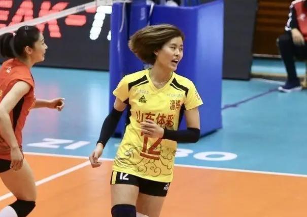 一提及宋美丽,众人都是感到有些惋惜,纵观近年来的山东女排,虽说有着