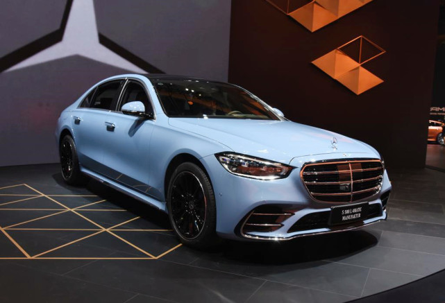 陶瓷蓝涂装30t直列六缸实拍奔驰s500l定制版外观更运动