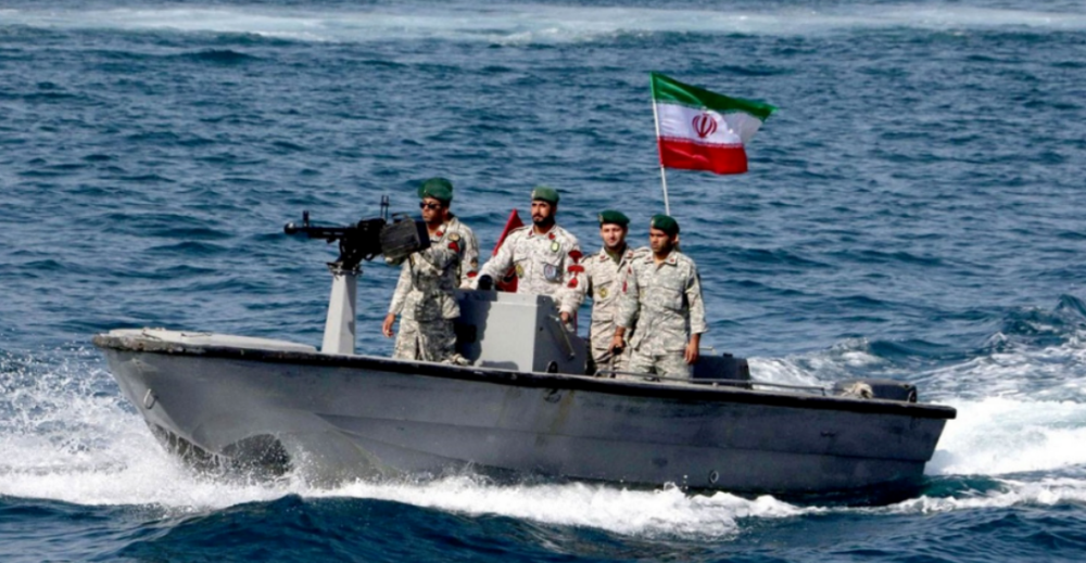 伊朗军机降落欧洲油轮，控制全部船员，美：新的战争或打响