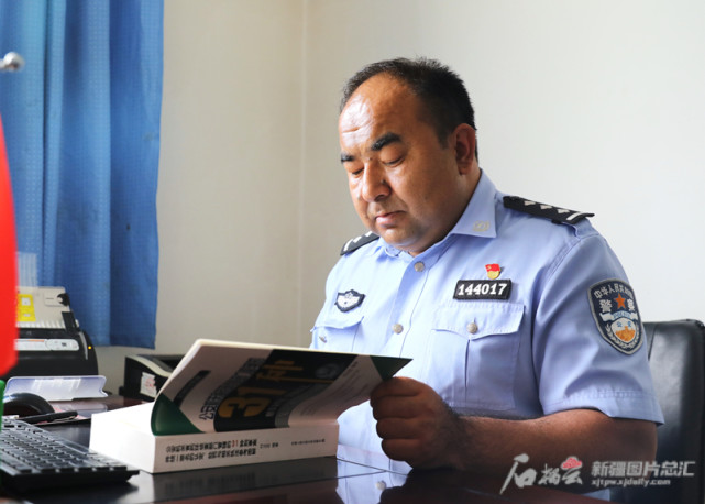 善啃硬骨头的刑侦尖兵记全国优秀人民警察玉素甫江阿洪