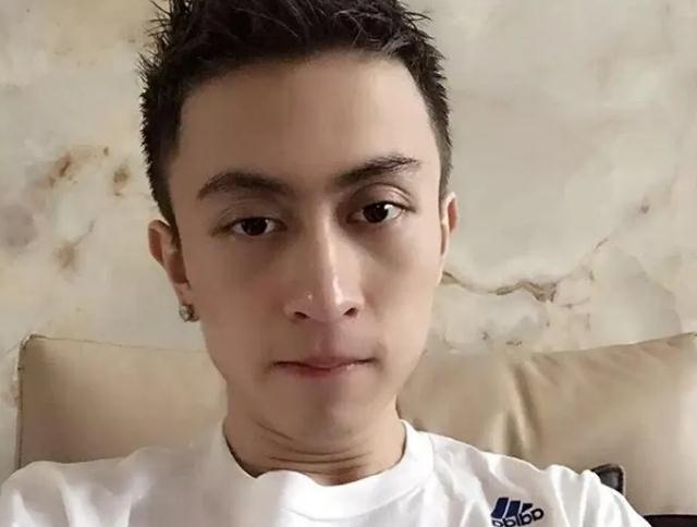 "沪上皇"秦奋背景被扒,父亲是香港人,难怪和王思聪玩不到一起