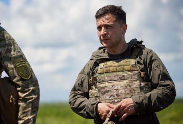 乌克兰军队越战越强，人数大幅度增加，武器越来越先进002064华峰氨纶