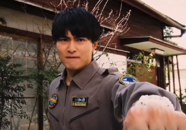 注意此时遥辉还没有和泽塔合二为一,目前欧斯超人