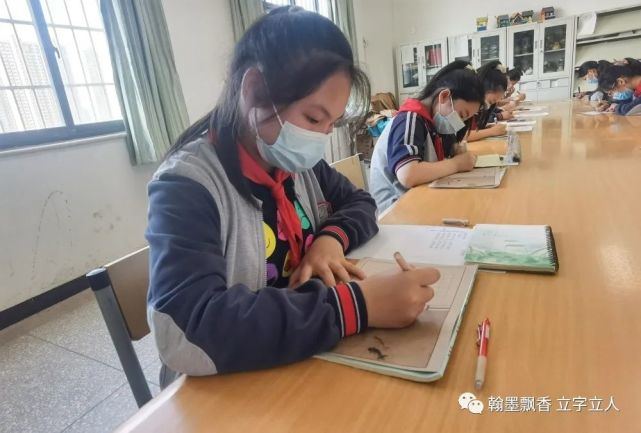 硬笔练字加盟哪个品牌好翰墨飘香书写经典——双桥小学举行“庆六一”硬笔书法大赛