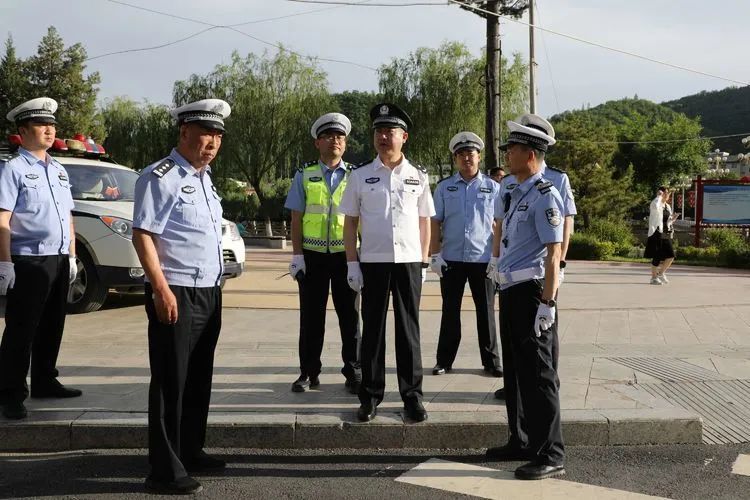 编 辑:郝 悦审 核:白 璐往期推介延安市公安局交通警察支队延安交警