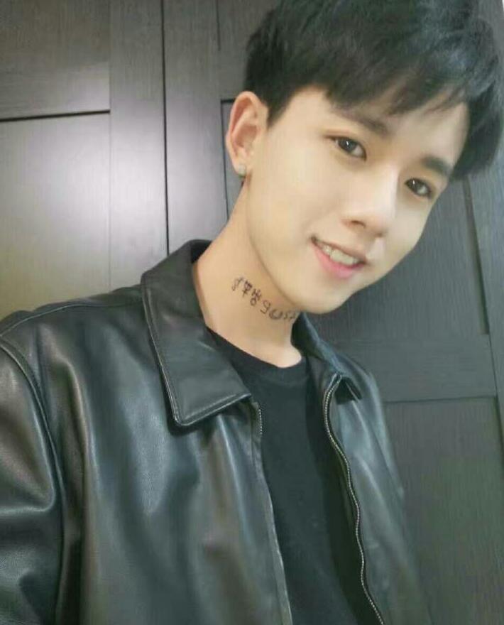 张耀参加过男团选秀转行拍戏演过少年的你还是一寸相思男主